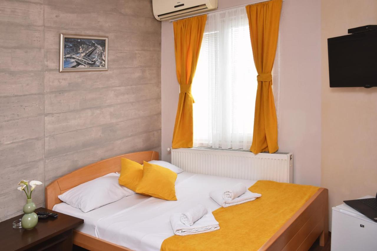 Guest House Villa Mir Kragujevac Exterior photo