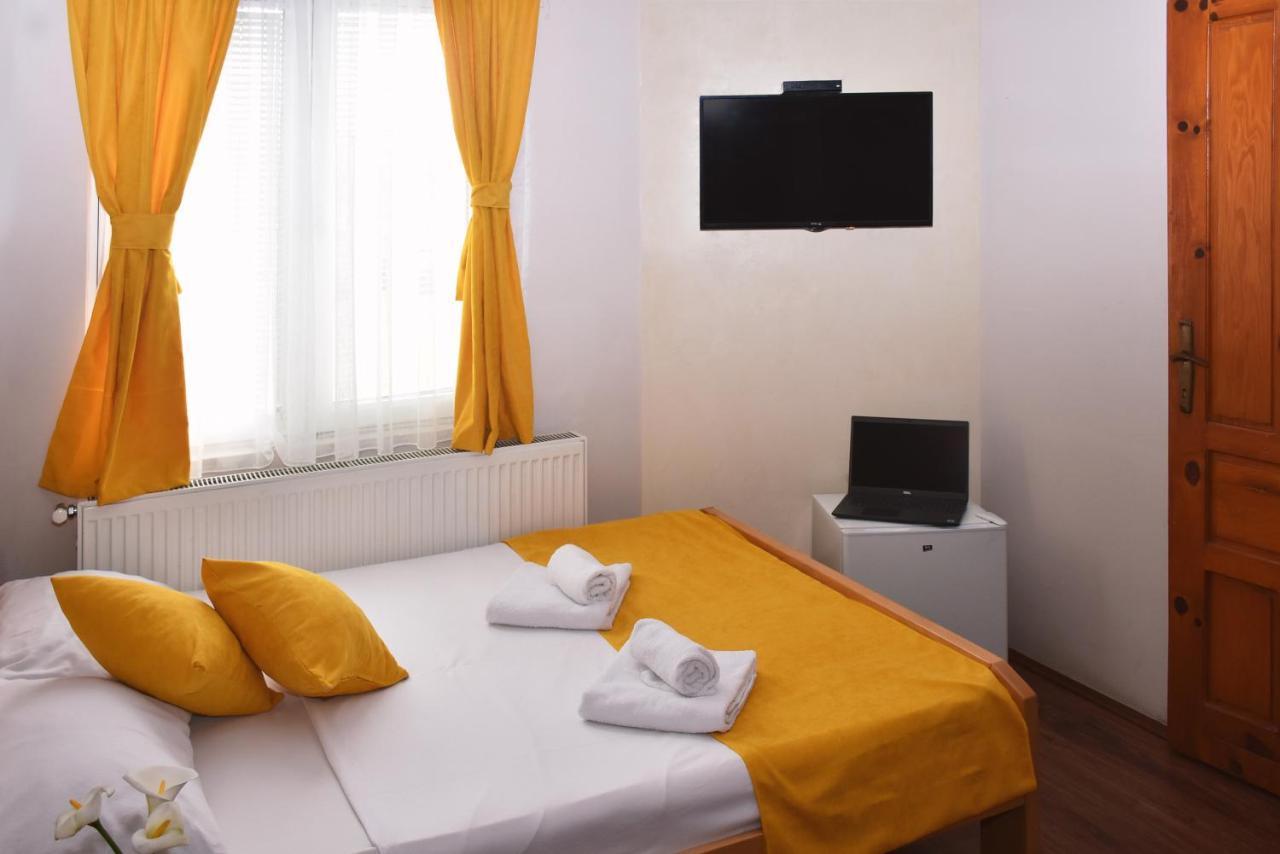 Guest House Villa Mir Kragujevac Exterior photo