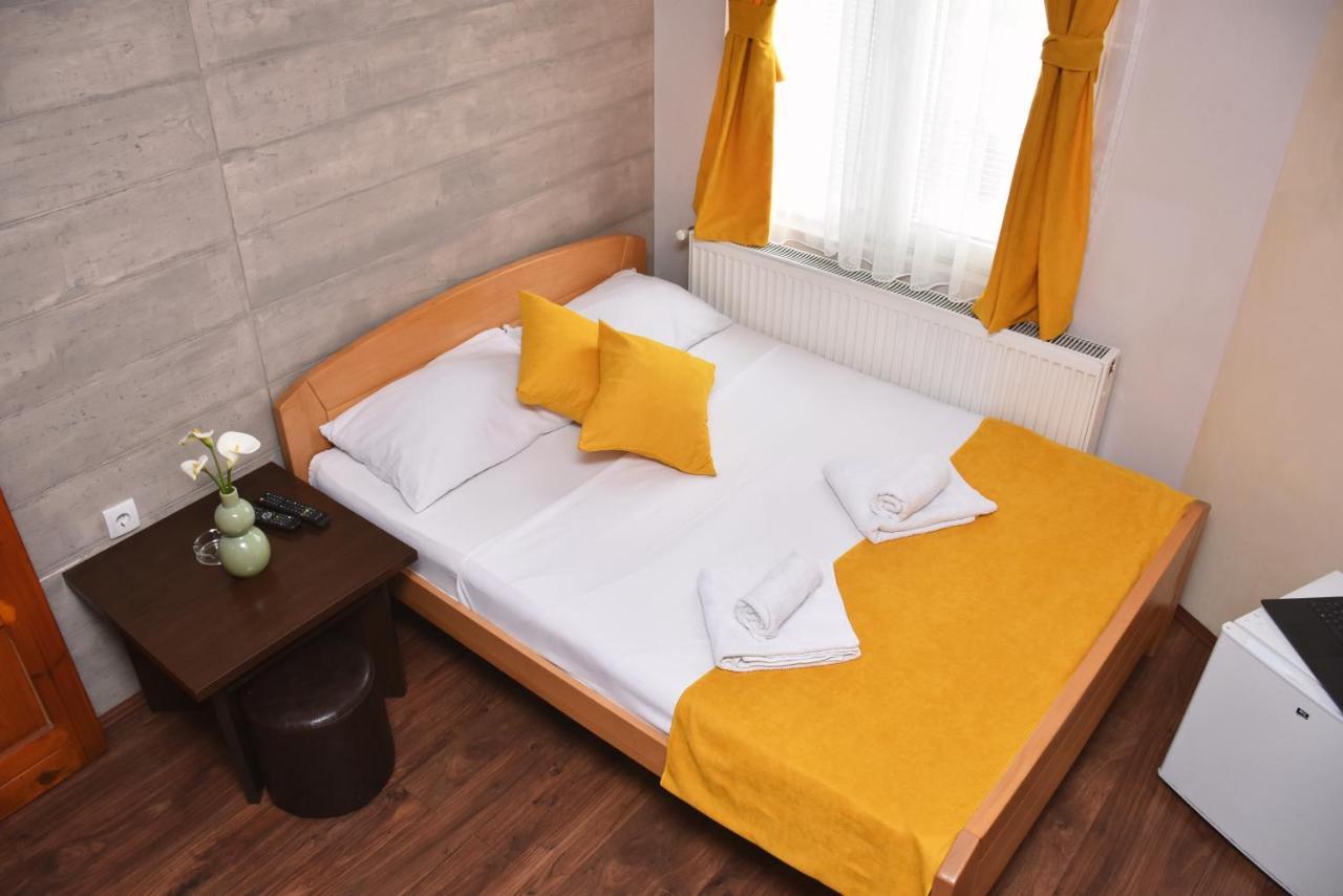 Guest House Villa Mir Kragujevac Exterior photo